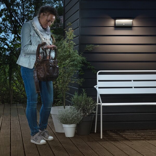 Philips 16484/93/P0 - LED venkovní svítidlo se senzorem BUSTAN 2xLED/4,5W IP44
