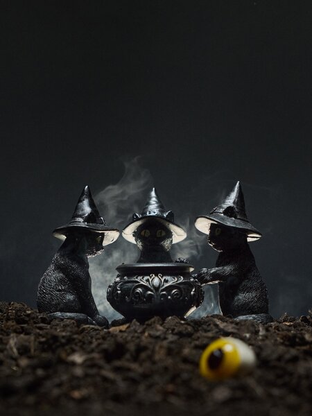 Sinsay - Halloweenový svícen na čajovou svíčku ve tvaru koček s kotlíkem - černá