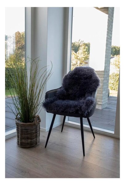 Antracitová syntetická kožešina 50x85 cm – House Nordic