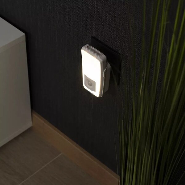 Osram - LED Orientační svítidlo do zásuvky se senzorem LUNETTA LED/2W/230V