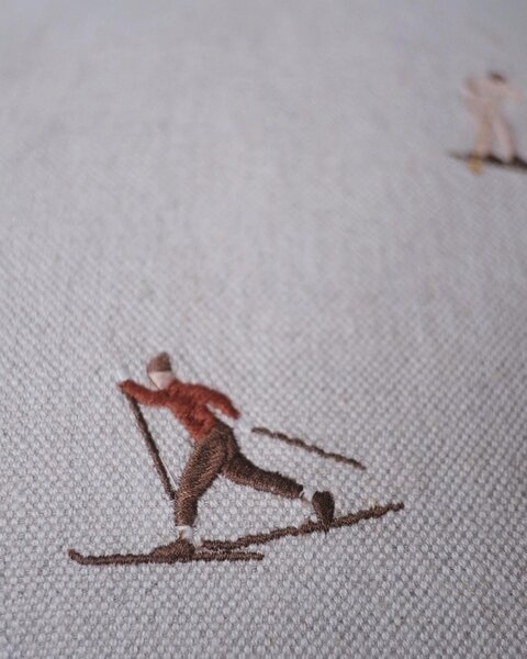 Lněný povlak na polštář Skiers 48 × 48 cm