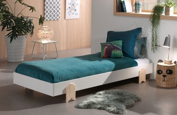 Bílá lakovaná stohovatelná postel Vipack Modulo Arrow 90 x 200 cm