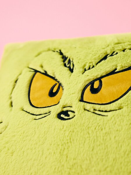 Sinsay - Kožešinový dekorační polštář s vánočním motivem Grinch - neonová