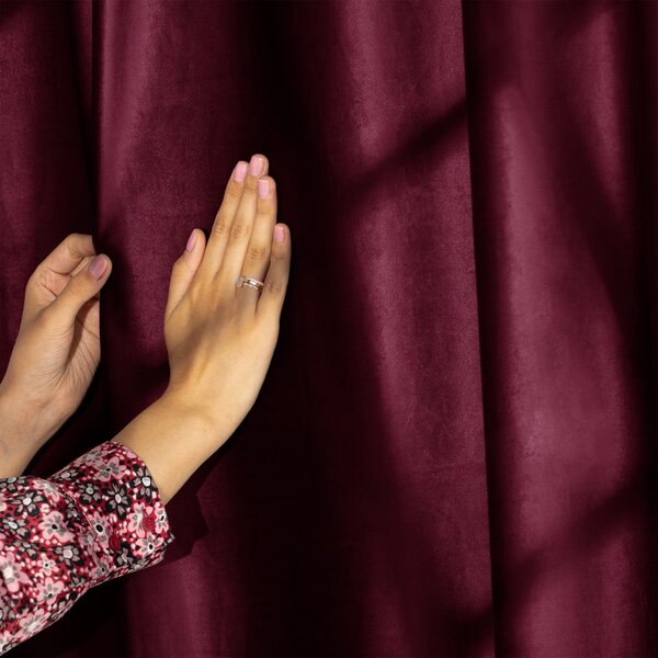 Vínový sametový dimout závěs 140x245 cm Eyelets – Restilo