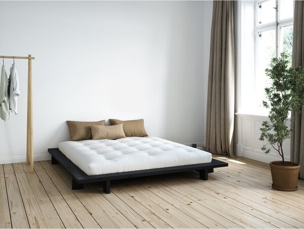 Černá dvoulůžková postel z borovicového dřeva s roštem 140x200 cm Japan – Karup Design
