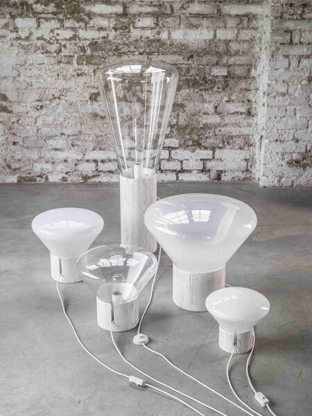 Designová lampa Brokis Muffins Wood 04 PC853, 1xE27 Barva skla: Šedá kouřová - transparentní sklo, Podstava: dub evropský - surový