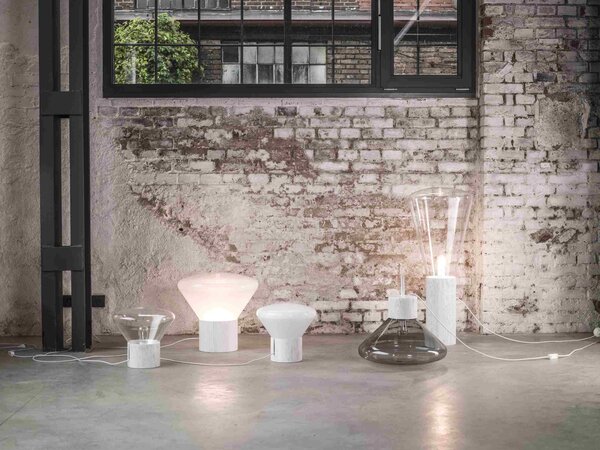 Designová lampa Brokis Muffins Wood PC849, 1xE27 Barva skla: Šedá kouřová - transparentní sklo, Podstava: dub evropský - surový
