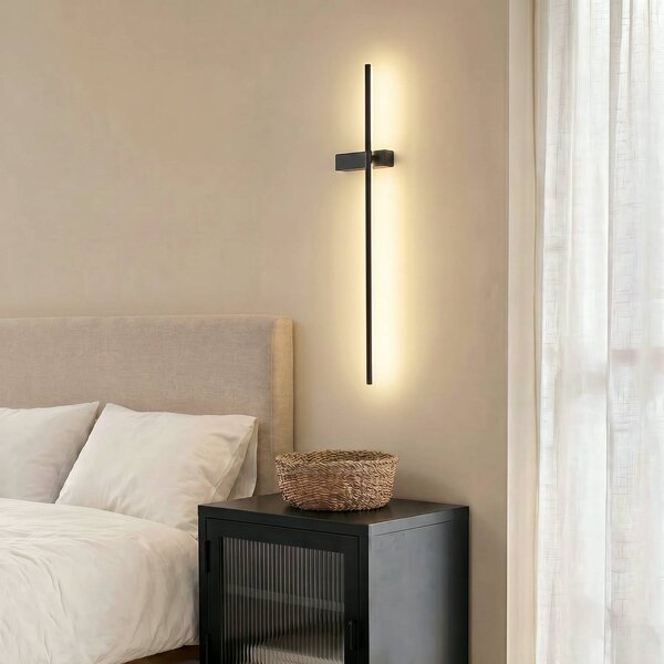 Lindby Nástěnné světlo Natsumi, černé, hliník, 90 cm, Černá, Obývací pokoj / jídelna, Hliník, Moderní
