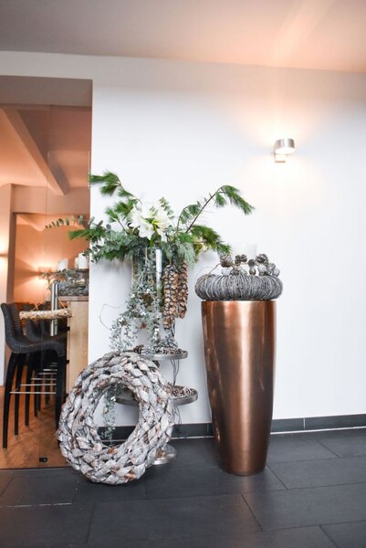 Exkluzivní květináč CITY, sklolaminát, výška 80 cm, růžovo-zlatá metalíza