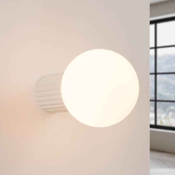 SOLLUX LIGHTING Nástěnné světlo ORBI, béžové, sklo/kov, Ø 12 cm, IP44, G9, stmívatelný, Krémová / jantar, Koupelna, Hliník, Koule