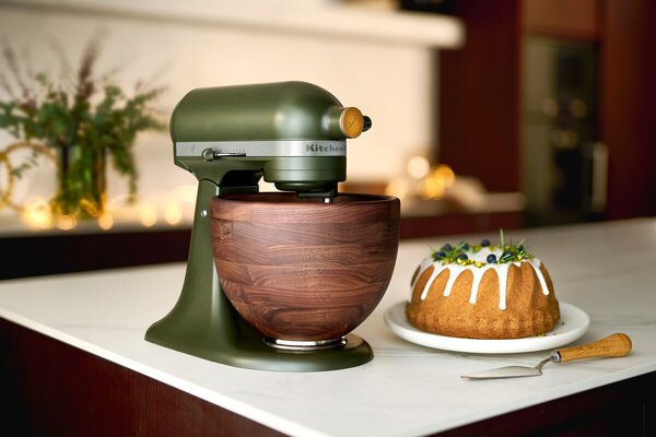 KitchenAid 5KSM180WSEEG Robot kuchyňský Artisan 180 Evergreen s dřevěnou mísou 4,7 l