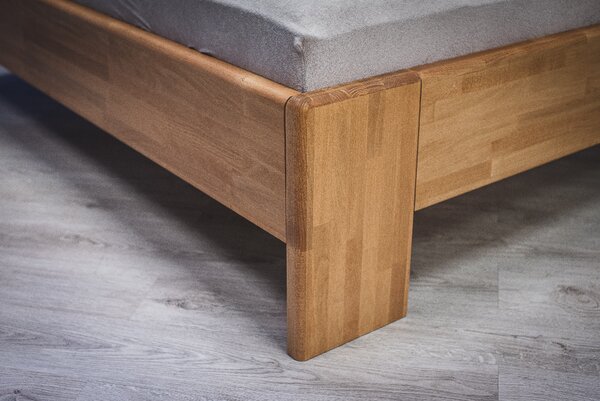 Masivní postel WIEN - Solwo Design Materiál: Buk cink, Barevne provedení: Olej odstín 103/203, Specifikace: 180x200