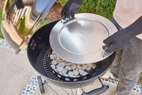 Weber Gril na dřevěné uhlí Master Touch Premium E-5770, 57 cm