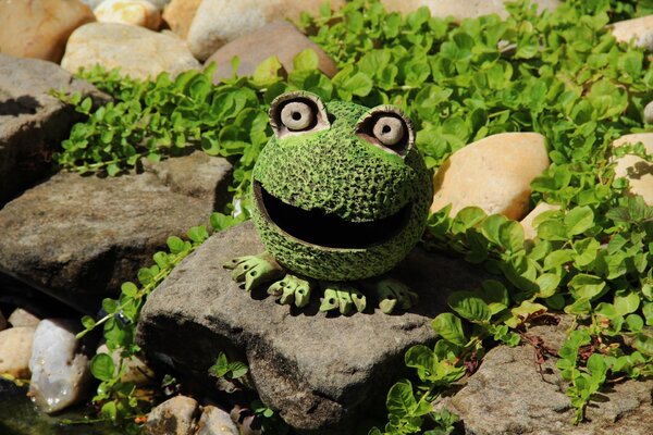 Usměvavý žabák - zahradní keramika morkusovic