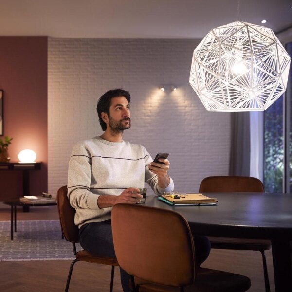 SADA 4x LED Stmívatelná žárovka Philips Hue WACA E27/6,5W/230V 2000-6500K