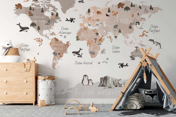 Fototapety Béžová mapa ve stylu akvarelu s motivy zvířat, rostlin a architektury. Popisky ve, Fototapety mapy světa, c00009frv3 : uwalls.cz