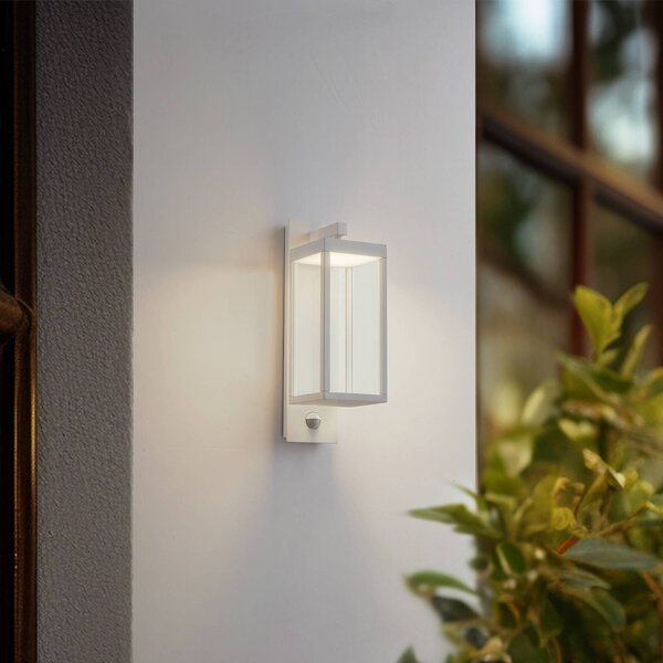 Lucande Venkovní nástěnné svítidlo LED Ferdinand, bílé, senzor, 38 cm, Bílá / opál, Hliník, Moderní, Nástěnné svítidlo / světlem dolů