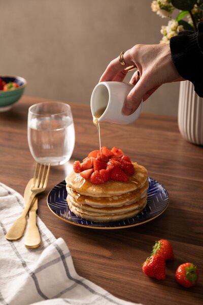 Kameninový Talíř 18 cm Mikasa na Dezerty, Brunch a Tapas - tmavě modrý chevron vzor MKSPLATE18