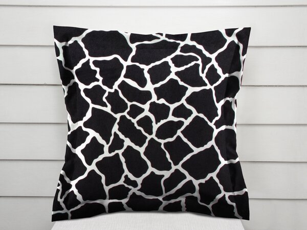 Biante Sametový povlak na polštář s lemem Tamara TMR-015 Černobílý žirafí vzor 45 x 45 cm