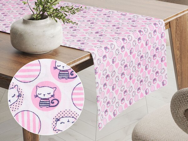 Biante Dětský bavlněný běhoun na stůl Sandra SA-126 Růžové kočičky a srdíčka 20x120 cm