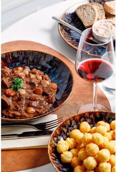 Hnědý hluboký porcelánový talíř ø 21 cm Resto – BonBistro