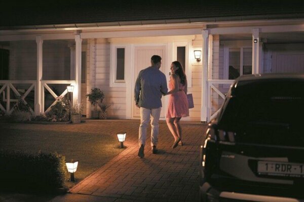 PHILIPS HUE Hue LED White and Color Ambiance Venkovní sloupkové svítidlo Philips Econic 17442/30/P7 černé 100cm 2200K-6500K RGB