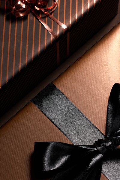 Serviteur Oboustranný balicí papír Cognac Stripes & Creme - 5 m SRT149