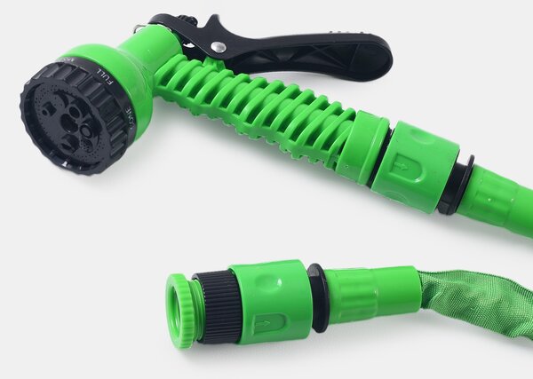 Sinsay - Spirálová zahradní hadice s pistolí - neonová