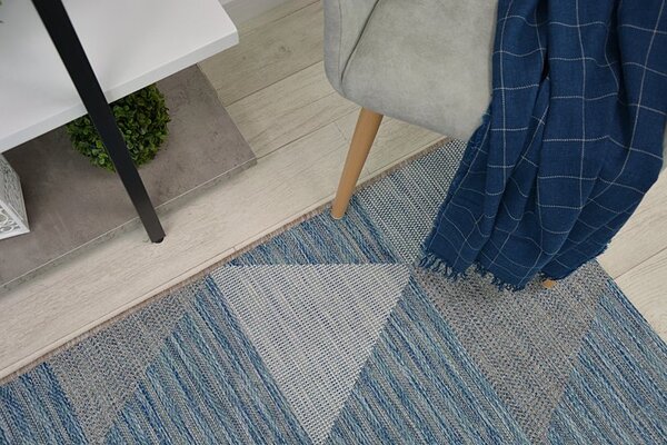 Balta Kusový koberec SISAL LOFT 21132 Trojúhelníky slonová kost / modrý / stříbrný Rozměr: 80x150 cm