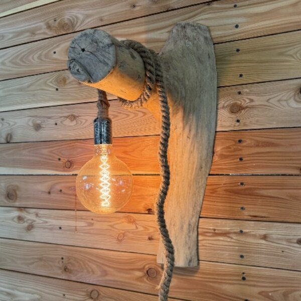 Interiérová lampa (Lampa ze dřeva )