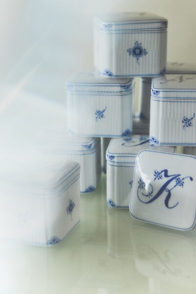 Porcelánová mini dóza Bonbonniere Alphabet – M