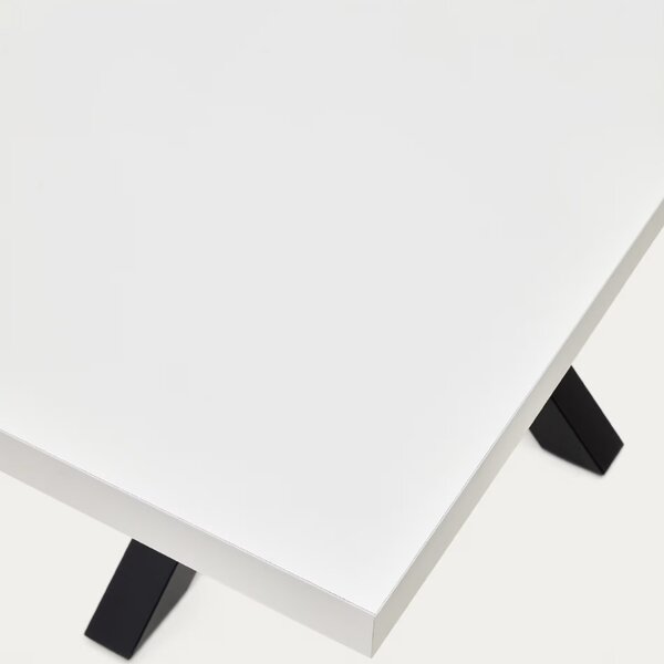 Bílý jídelní stůl Kave Home Argo 160 x 100 cm s černou kovovou podnoží