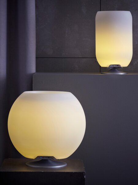 Stmívatelná stolní LED lampa s bluetooth reproduktorem a chladičem lahví Atmos