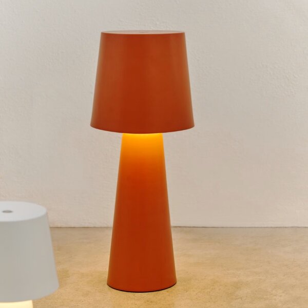 Terakotově červená kovová zahradní stolní LED lampa Kave Home Arenys M
