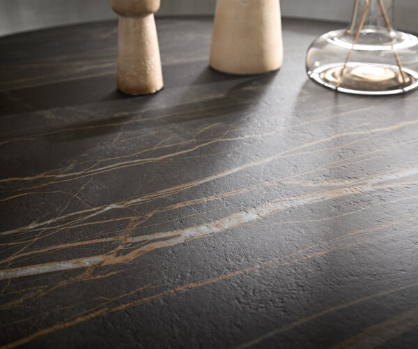 DELIFE Konferenční stolek Skafi 100x40 cm keramika Laminam® Noir Desir hnědá metalická stříbrná