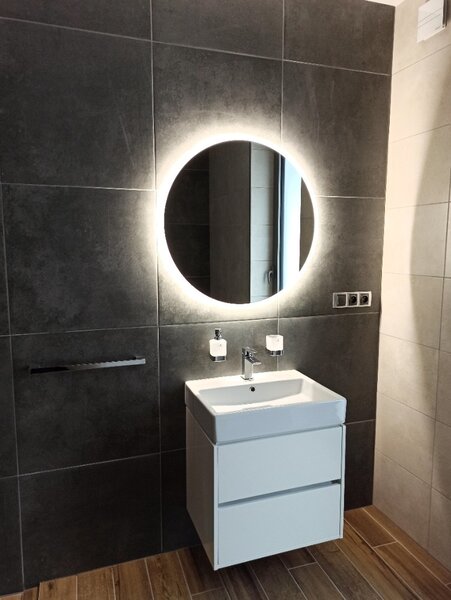 Zrcadlo na zeď chodbu do pokoje ložnice koupelny předsíně kulaté MOONLIGHT kruh průměr 80 cm s LED podsvíceným okrajem po celém obvodu 411-064