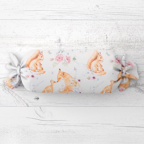 Biante Dětský polštář válec bonbon Sandra SA-694 Veverky a lišky mezi květinami na bílém 15x40 cm