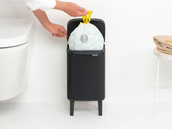Matně černý ocelový odpadkový koš 4 l Bo Hi – Brabantia