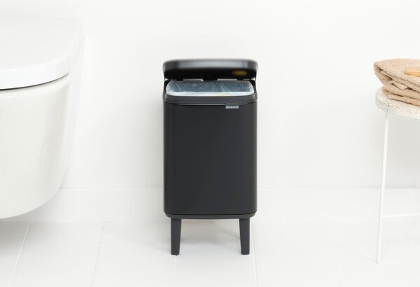 Matně černý ocelový odpadkový koš 4 l Bo Hi – Brabantia