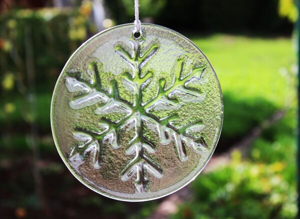BDK-GLASS Sada 3ks skleněných závěsných dekorací prům. 10cm s reliéfem sněhové vločky