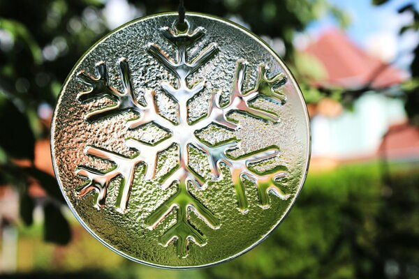 BDK-GLASS Sada 3ks skleněných závěsných dekorací prům. 13cm s reliéfem sněhové vločky