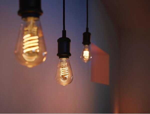 LED Stmívatelná žárovka Philips Hue WHITE FILAMENT ST64 E27/7W/230V 2100K
