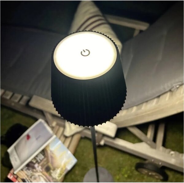 Brilliant G40445/76 Venkovní stojanová AKU lampa MACOBO černá USB-C