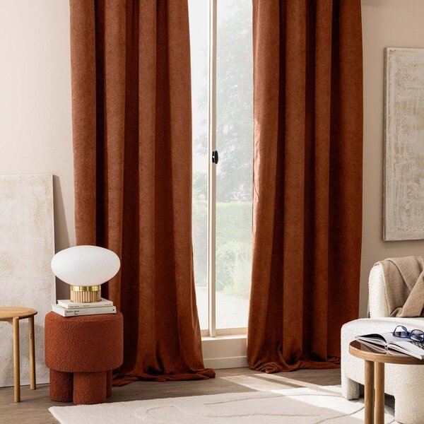 Závěs z materiálu bouclé v terakotové barvě 140x260 cm Winona – douceur d'intérieur