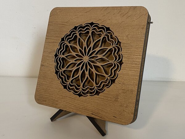 "Mandala srdce" lampa 19x19cm provedení povrchu: dub