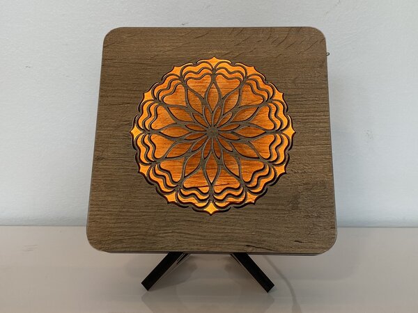 "Mandala srdce" lampa 19x19cm provedení povrchu: dub