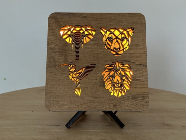 "Hlavy zvířat" lampa 19x19cm provedení povrchu: dub