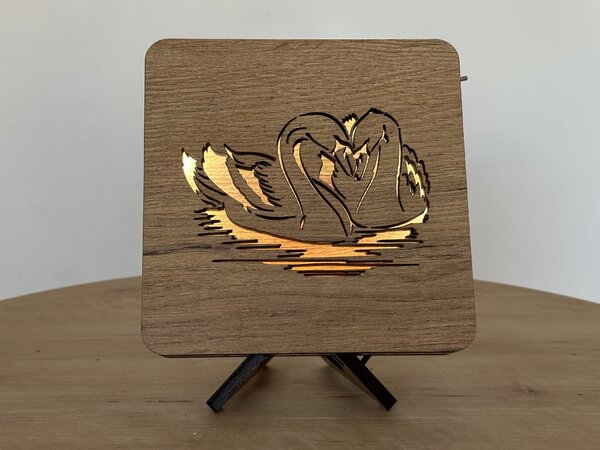 "Labutě" lampa 19x19cm provedení povrchu: dub