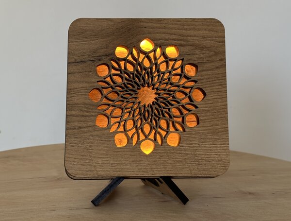 "Mandala list" lampa 19x19cm provedení povrchu: dub