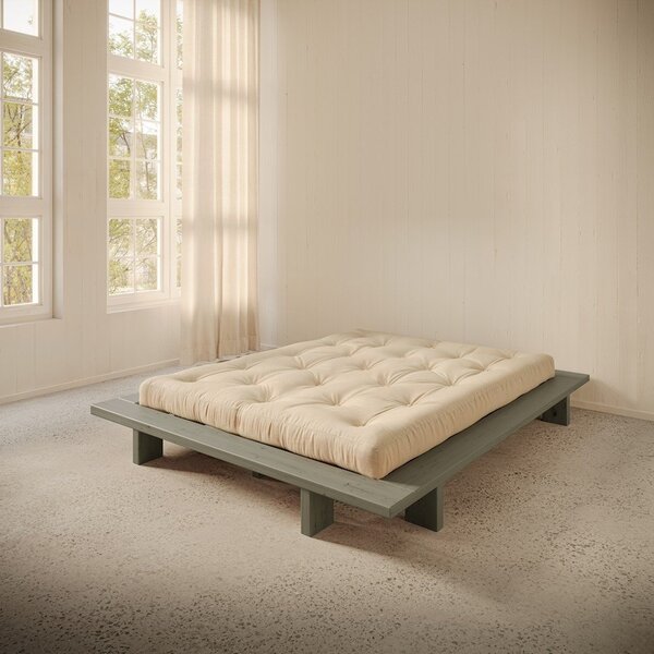 Šalvějově zelená dvoulůžková postel z borovicového dřeva bez čela s roštem 160x200 cm Japan – Karup Design
